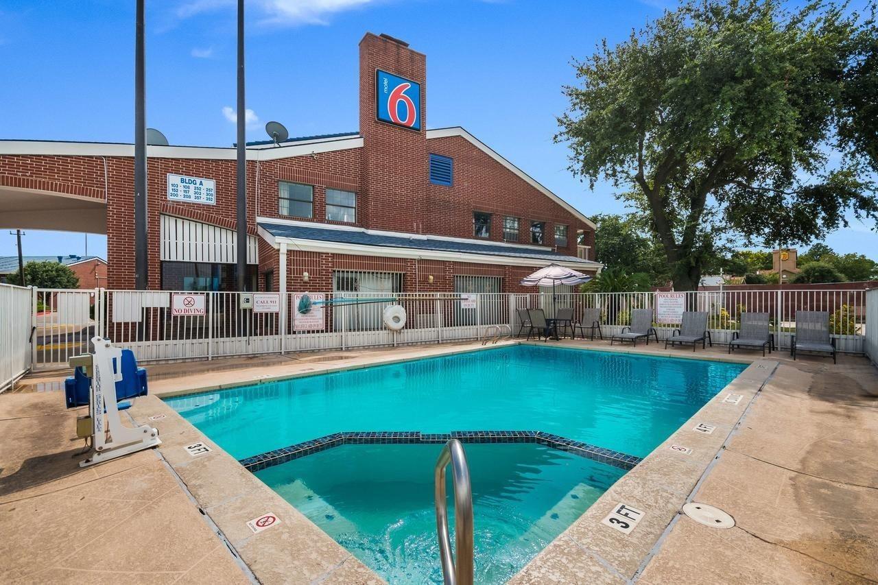 Motel 6-Houston, Tx - Brookhollow Exterior photo