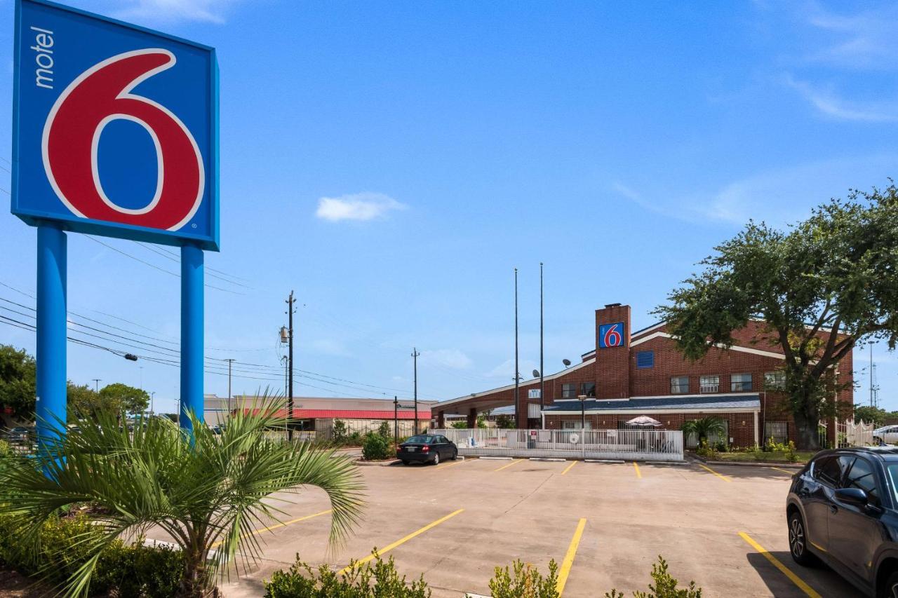 Motel 6-Houston, Tx - Brookhollow Exterior photo